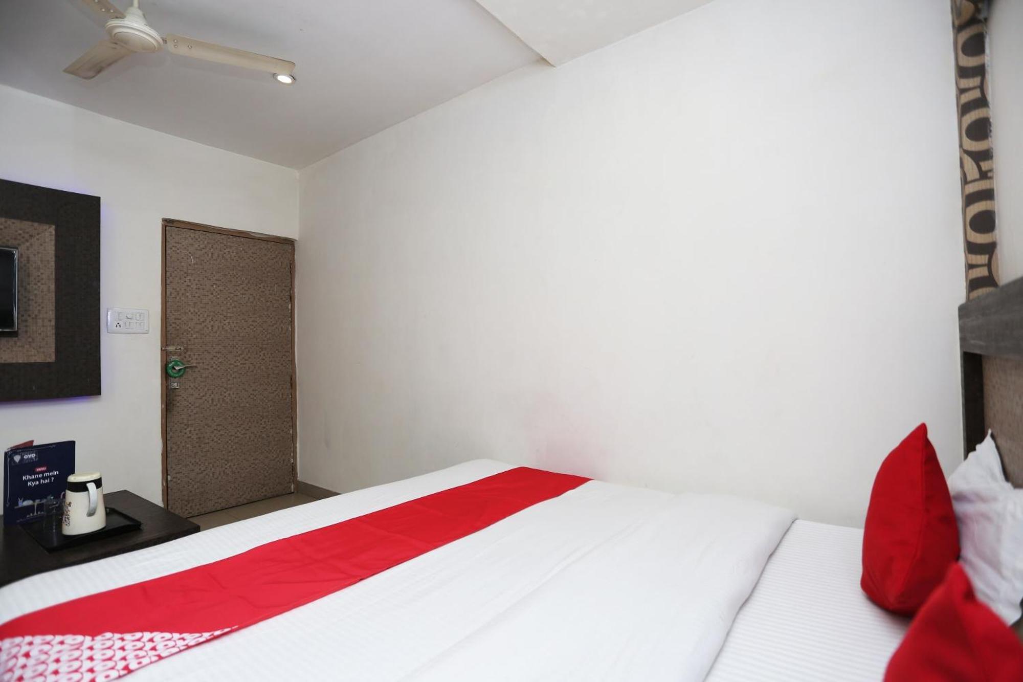 Bhairaun Ghāt Super Oyo Flagship 4957 Hotel China Town المظهر الخارجي الصورة