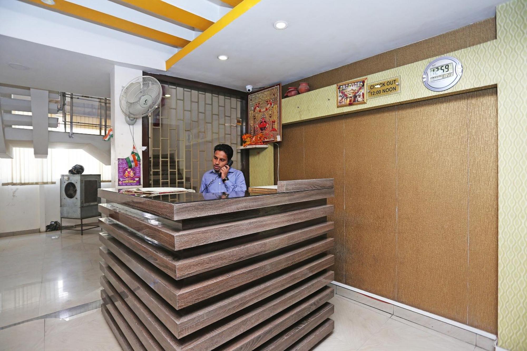 Bhairaun Ghāt Super Oyo Flagship 4957 Hotel China Town المظهر الخارجي الصورة