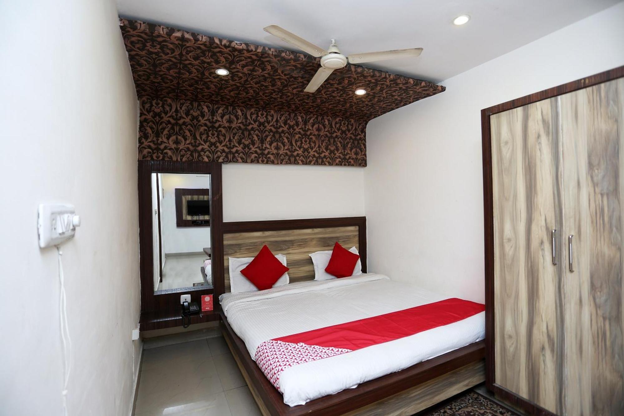 Bhairaun Ghāt Super Oyo Flagship 4957 Hotel China Town المظهر الخارجي الصورة