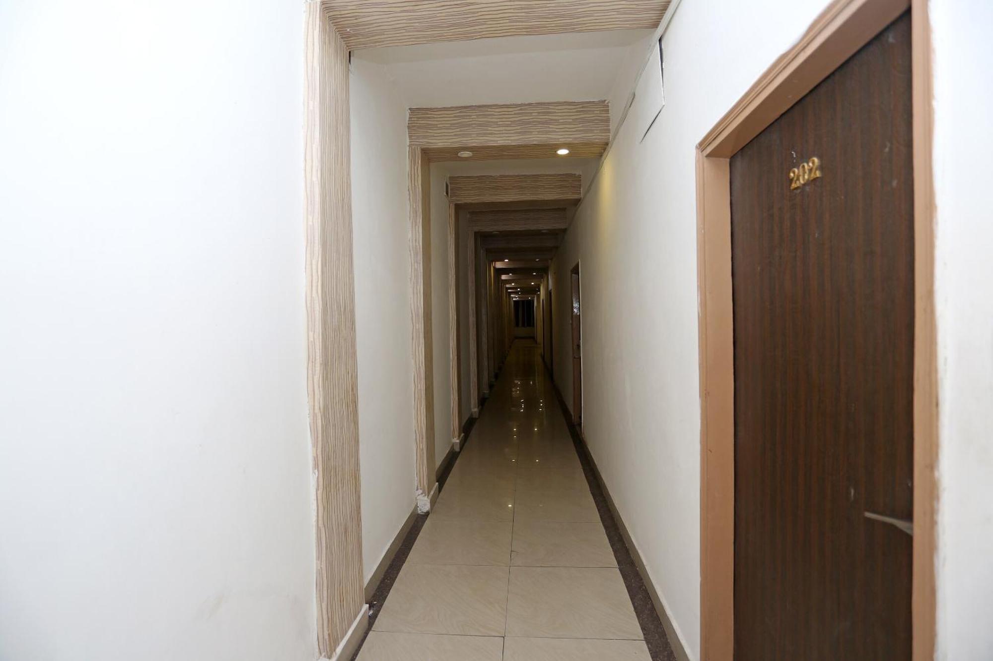 Bhairaun Ghāt Super Oyo Flagship 4957 Hotel China Town المظهر الخارجي الصورة